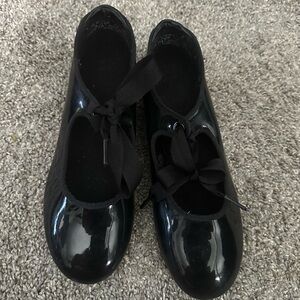 Capezio Black Patent Leather Flats with Ribbon Laces tap shoes